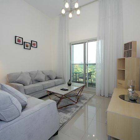Spacious 2 Bedroom In Al Telal 11, Al Barsha 1 Дубай Екстериор снимка