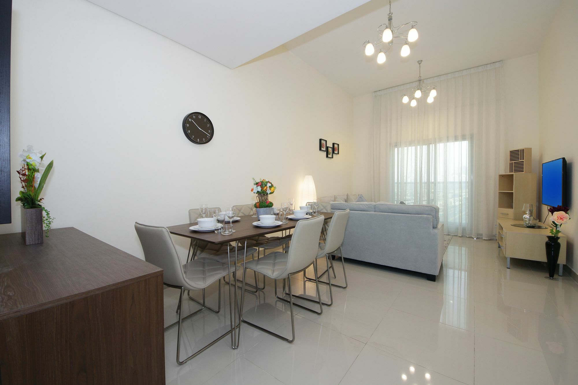 Spacious 2 Bedroom In Al Telal 11, Al Barsha 1 Дубай Екстериор снимка