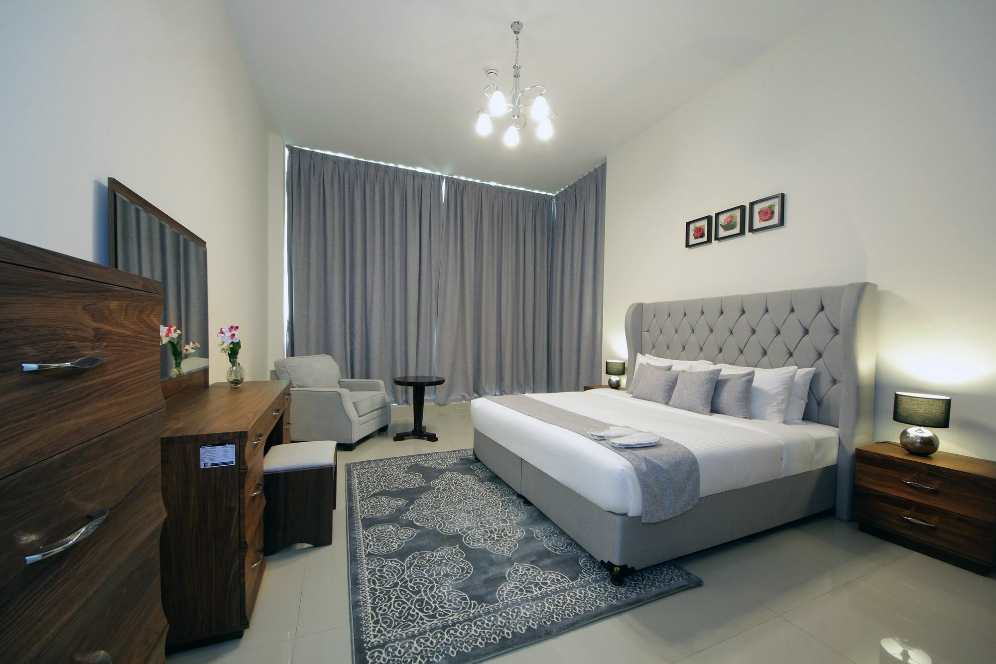 Spacious 2 Bedroom In Al Telal 11, Al Barsha 1 Дубай Екстериор снимка