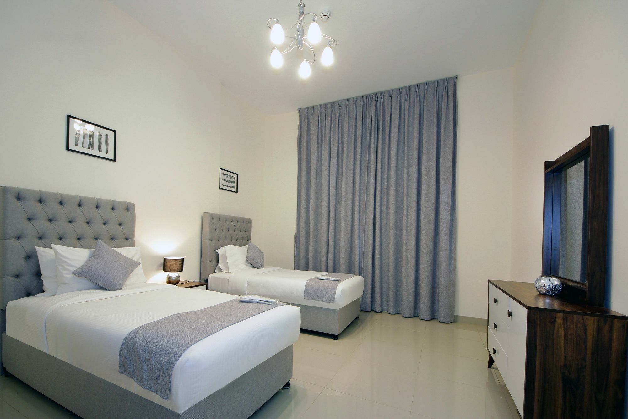 Spacious 2 Bedroom In Al Telal 11, Al Barsha 1 Дубай Екстериор снимка