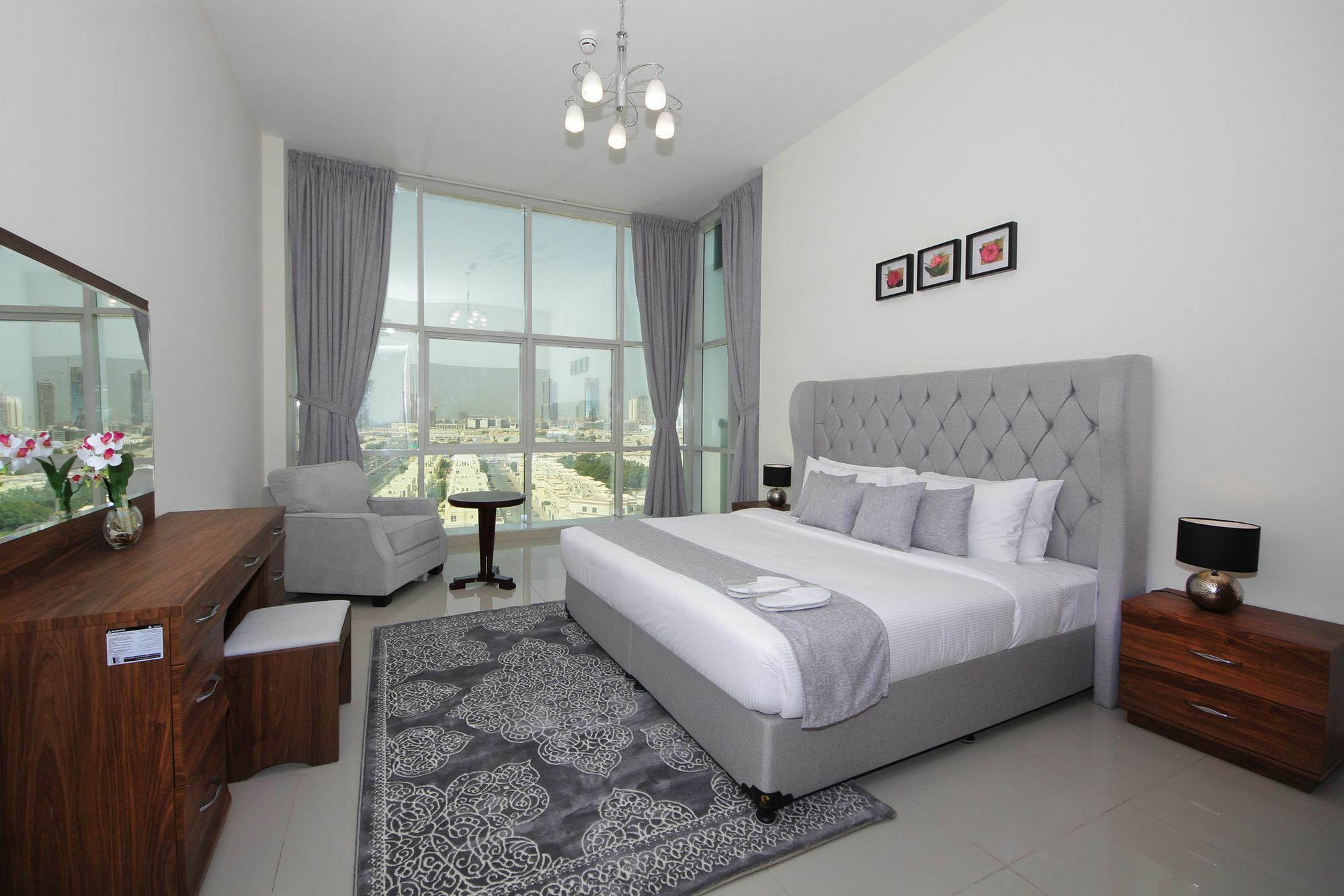 Spacious 2 Bedroom In Al Telal 11, Al Barsha 1 Дубай Екстериор снимка